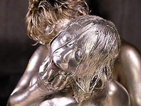 銀粉ペイント大全集 12人240分スペシャル 豪華絢爛女優たちのエロく輝く狂宴！ サンプル動画サムネイル